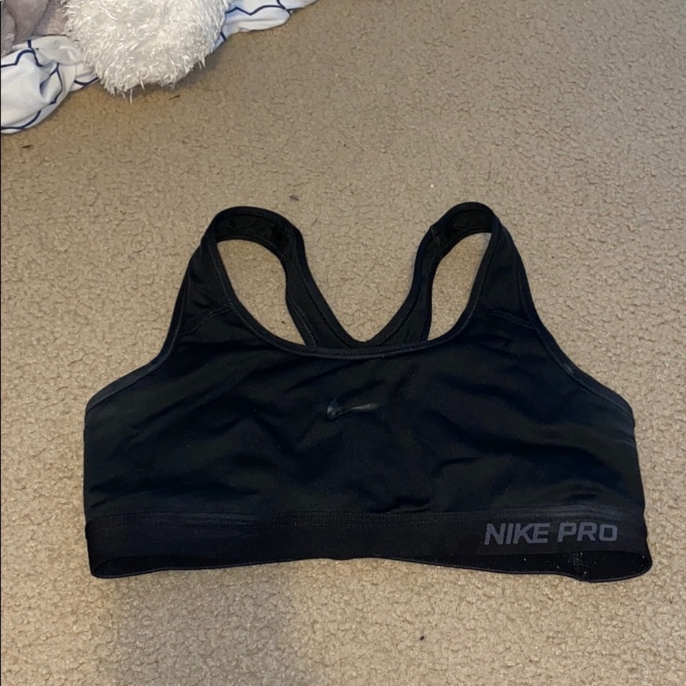 Nike pro sports bra